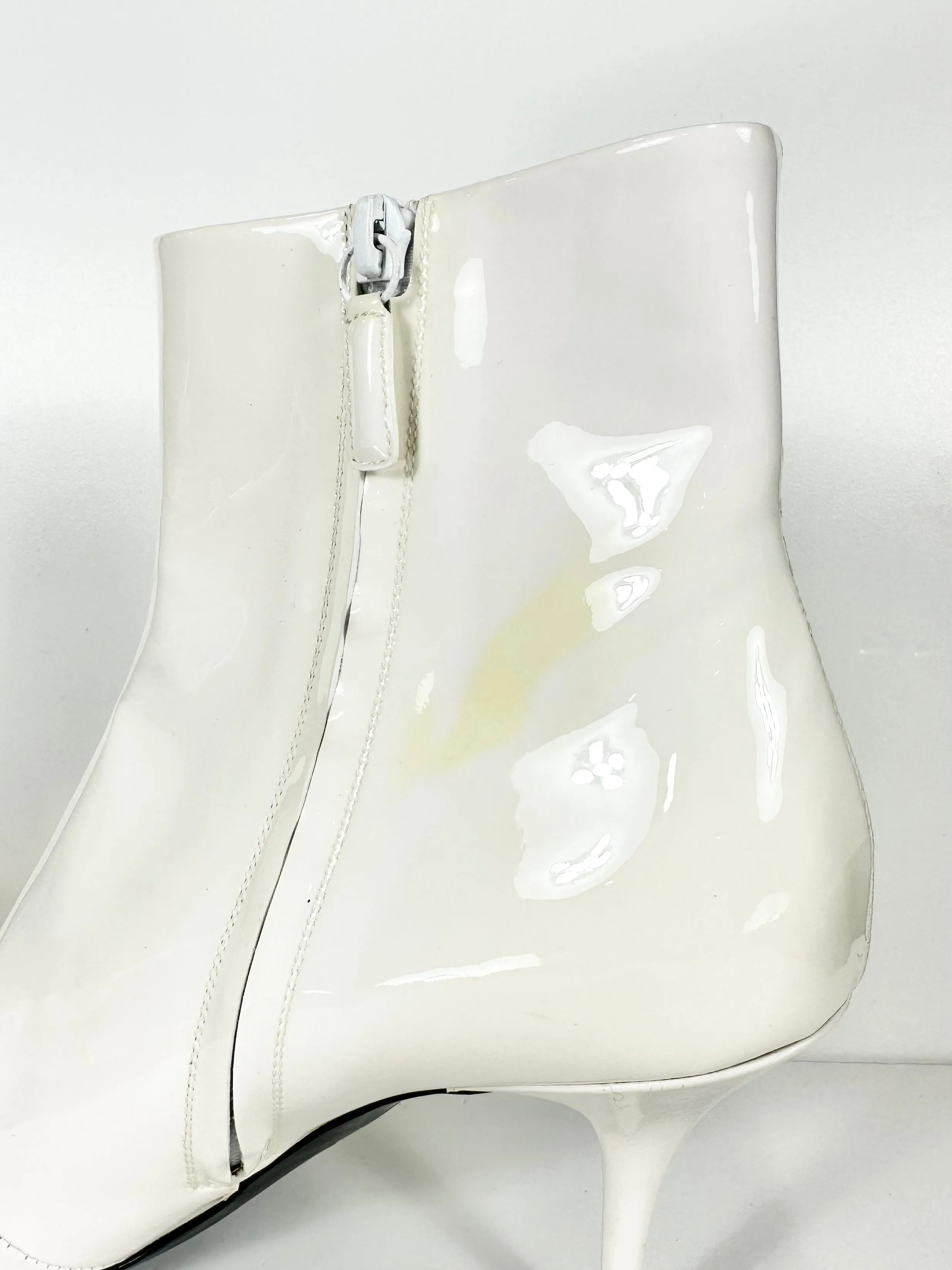 BALENCIAGA  Bb White Patent Leather Kitten Heel Ankle Boots UK 6 EU 39 