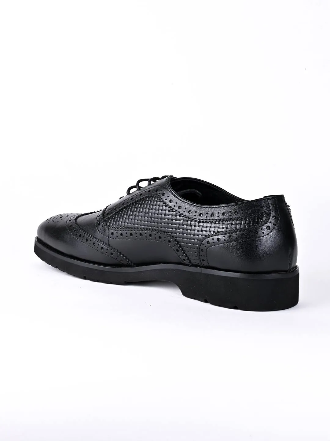 Men Black Basket Weave Textured Brogues-Oxford Shoes