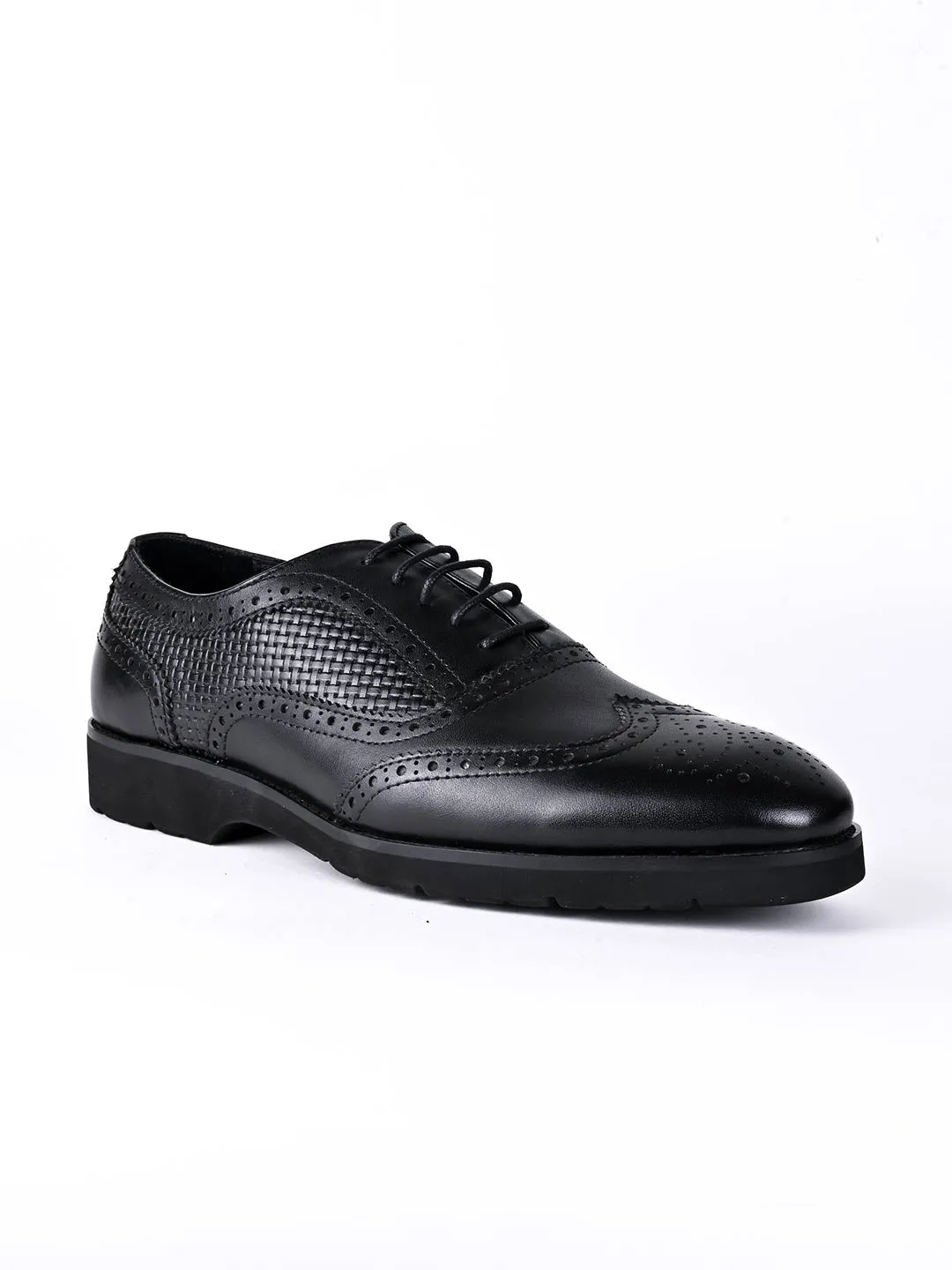 Men Black Basket Weave Textured Brogues-Oxford Shoes
