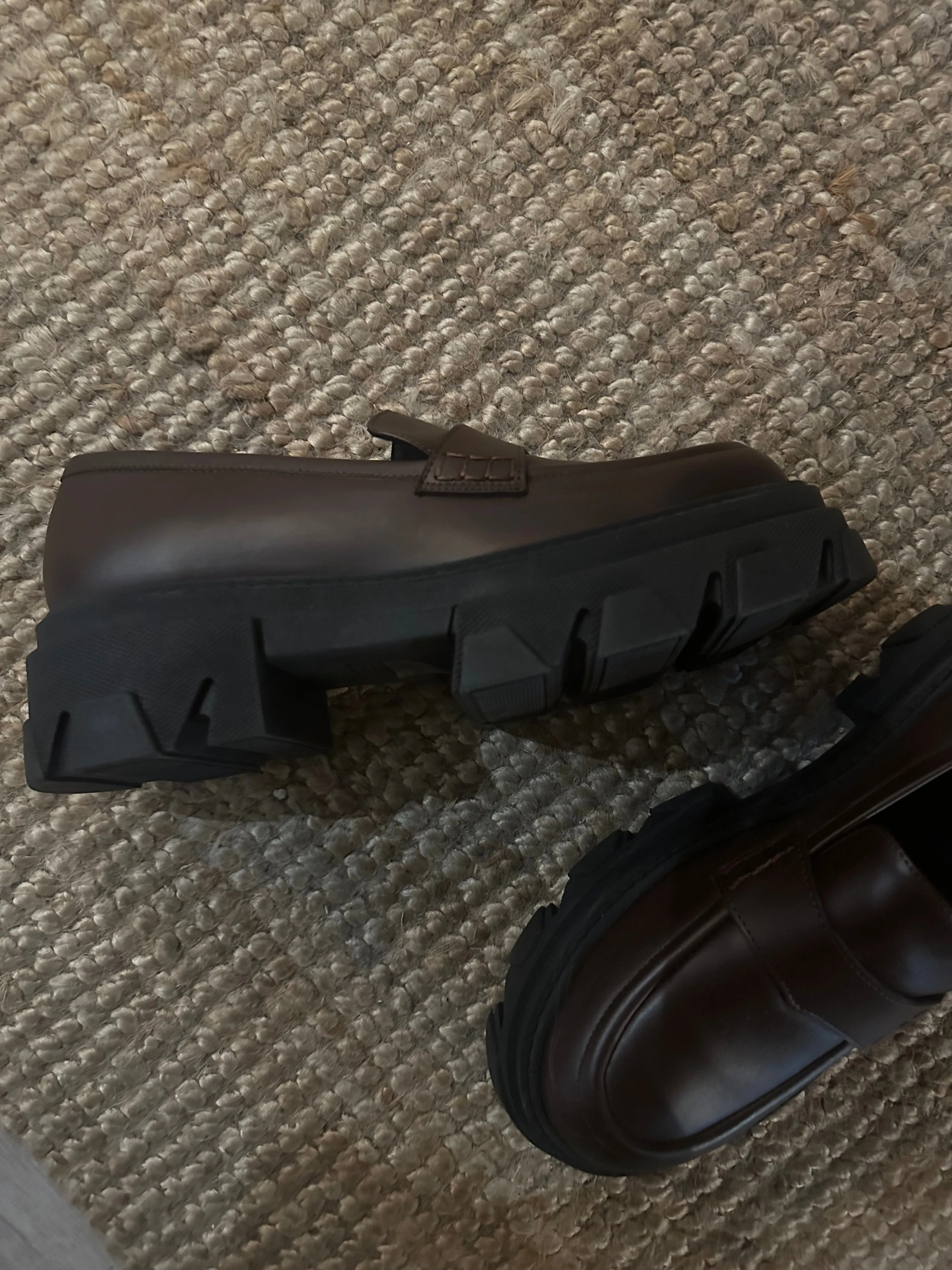 PRE-OWNED ALOHAS CHUNKY BROGUES 41 RRP £175