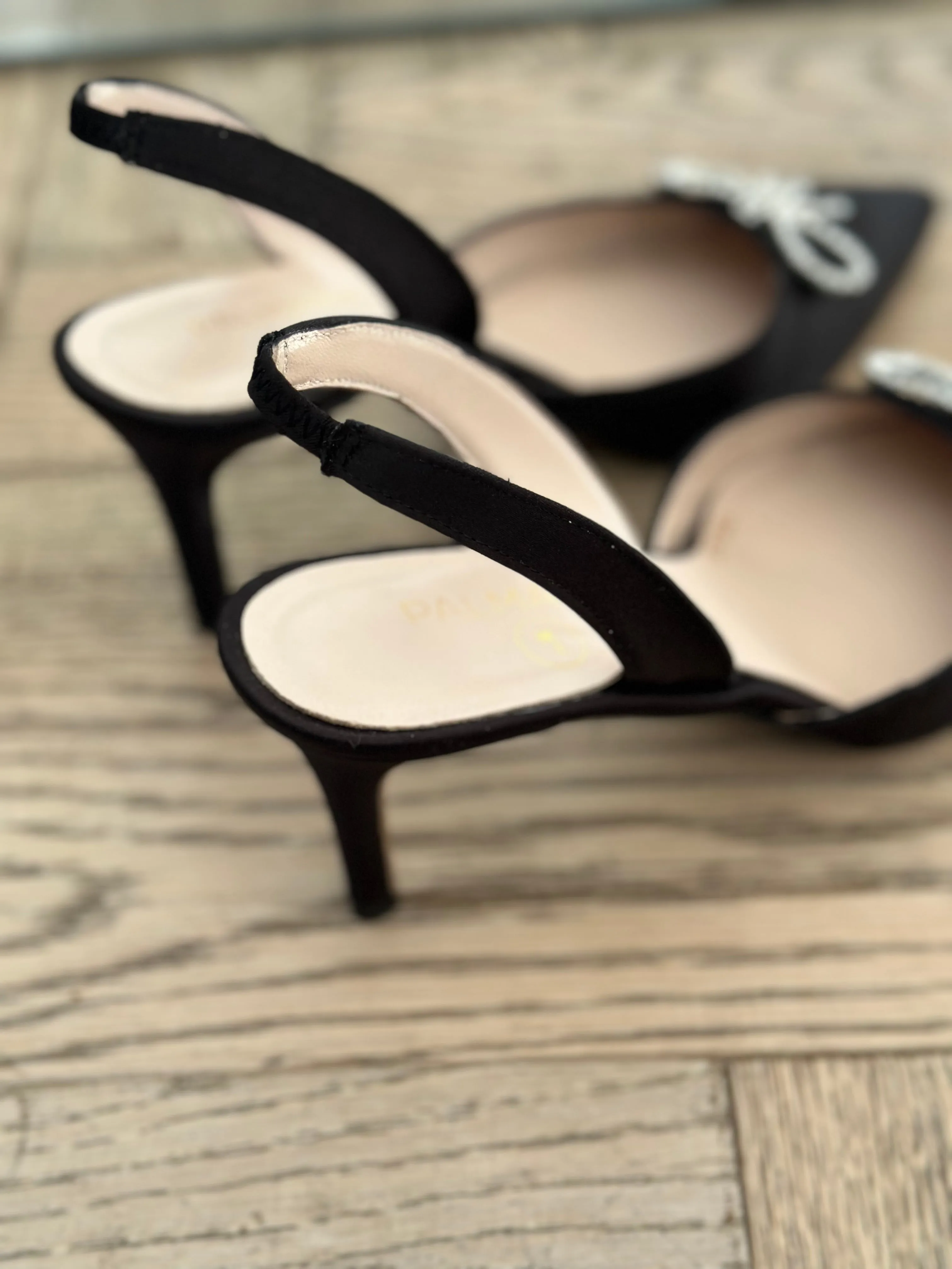 SAMPLE SALE Black bow heels size 40
