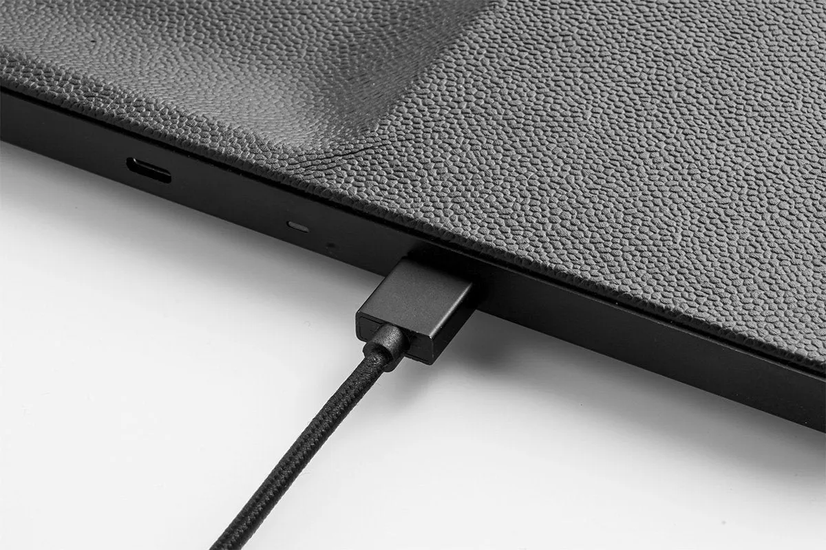 Wireless Charging Tray in Black